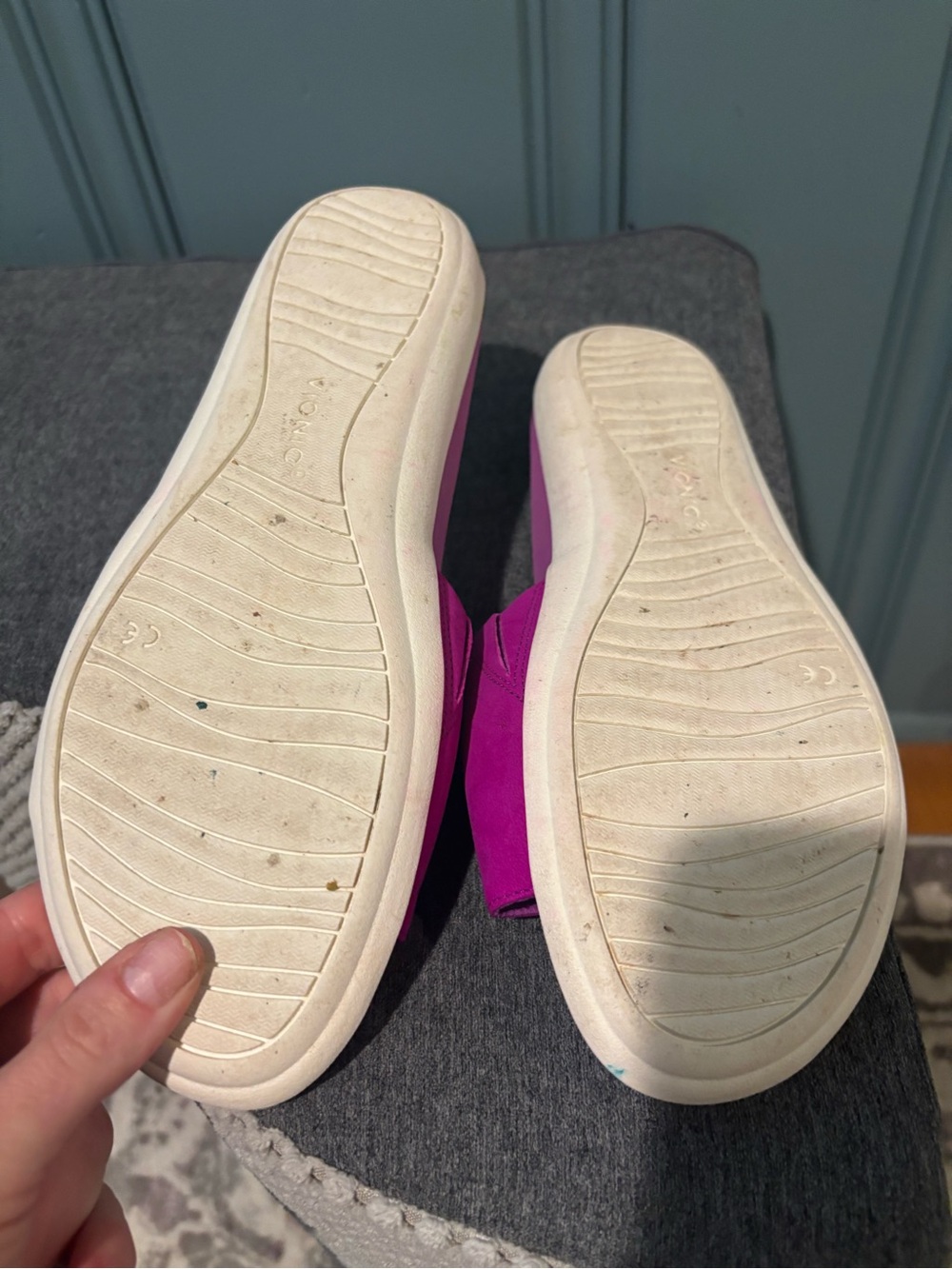 Vionic Women's Fuchsia Slide Sandals - Picture 4 of 4